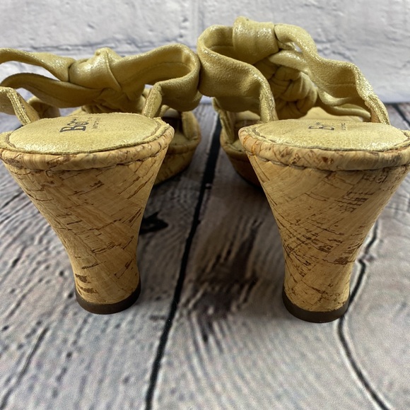 BORN Yellow Shimmer Leather Wedges - Picture 17 of 17